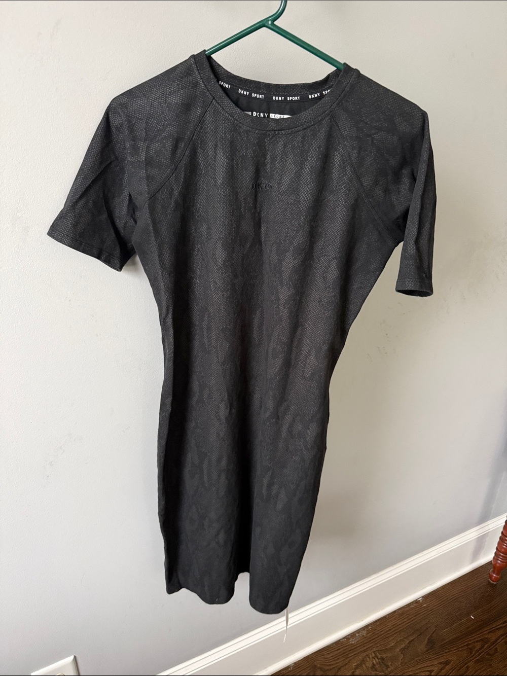 DKNY Black Short-Sleeve Bodycon Dress with Subtle Pattern